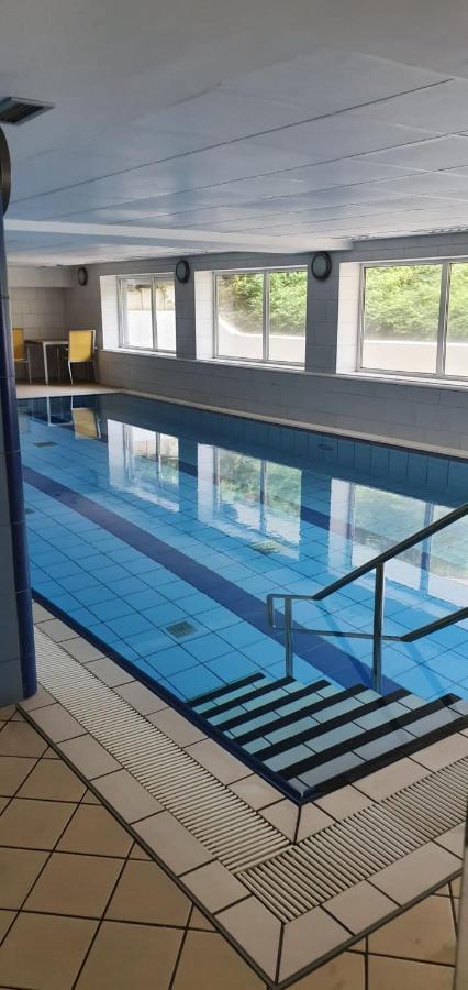 Ferienwohnung Mit Seeblick Und Schwimmbadnutzung In Cuxhaven Exterior photo